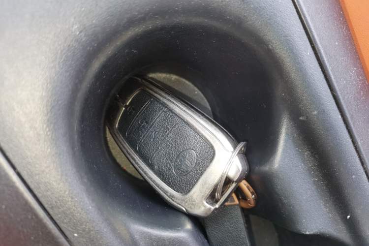 Used Toyota Levin 2024 Smart Electric Hybrid Dual-Engine 1.8L Leading Edition Vehicle Key