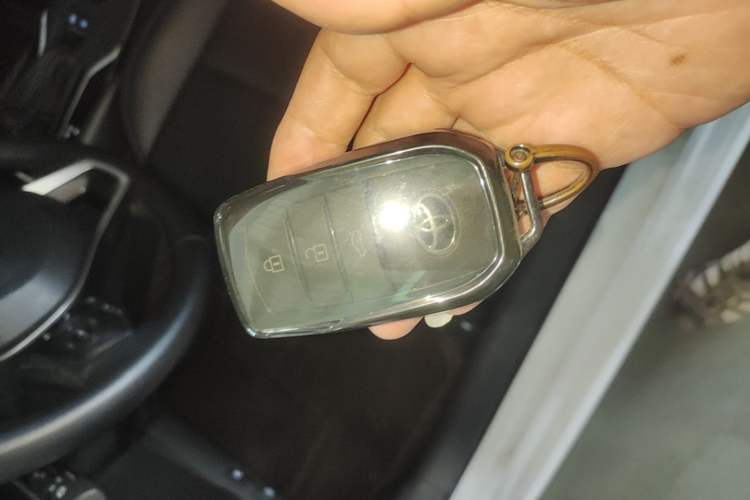 Used Toyota Levin 2024 Smart Electric Hybrid Dual-Engine 1.8L Luxury Edition Vehicle Key