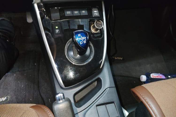 Used Toyota Levin Hybrid E+ 2019 1.8L GS E-CVT Elite Model with Sunroof Gear Lever