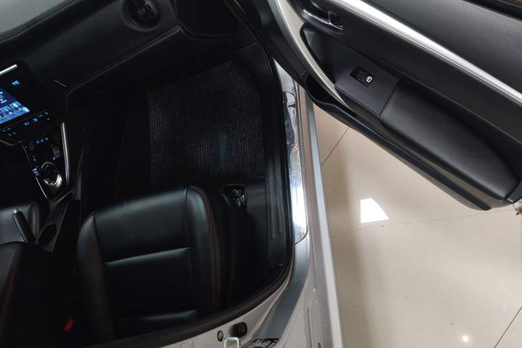 Used Toyota Levin Hybrid E+ 2019 1.8L PH GS E-CVT Elite Edition Right Front Door Interior