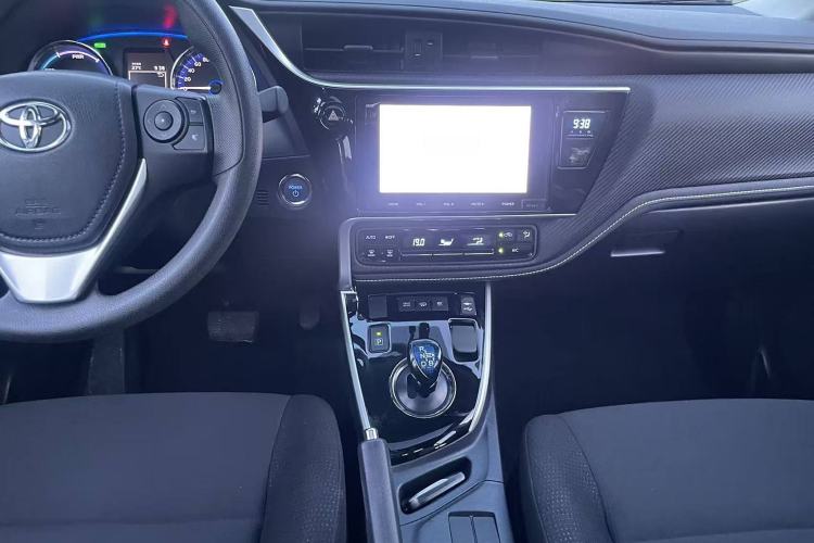 Used Toyota Levin Hybrid E+ 2019 1.8L GS E-CVT Elite Model with Sunroof Interior 5