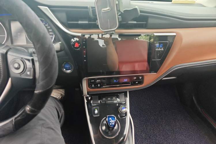 Used Toyota Levin Hybrid E+ 2019 1.8L PH GS E-CVT Elite Edition Audio And AC Panel