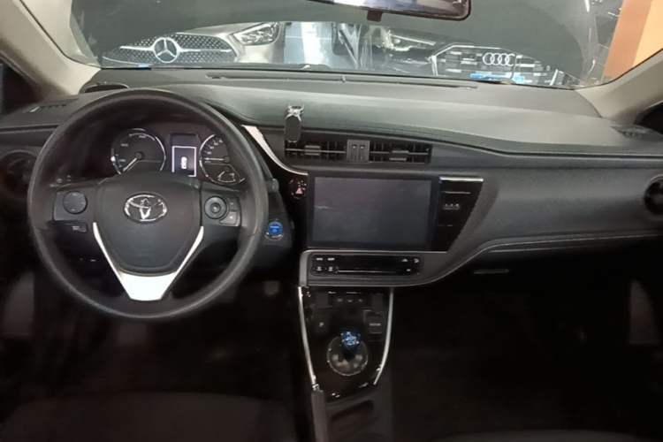 Used Toyota Levin Hybrid E+ 2019 1.8L PH GS E-CVT Elite Edition Center Console