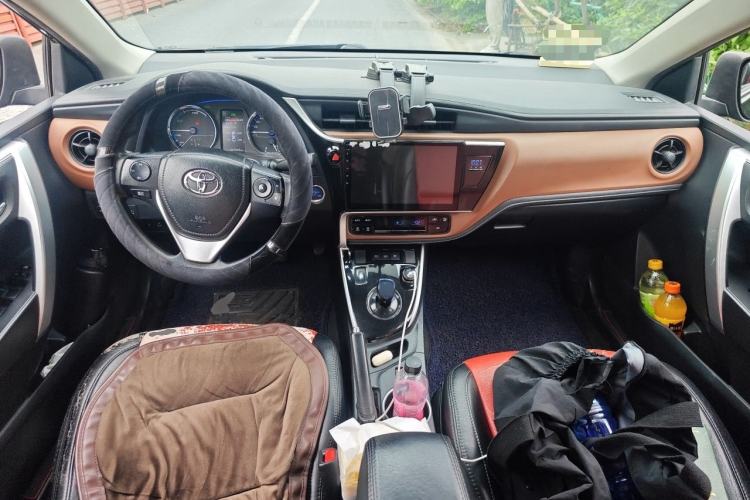 Used Toyota Levin Hybrid E+ 2019 1.8L PH GS E-CVT Elite Edition Center Console
