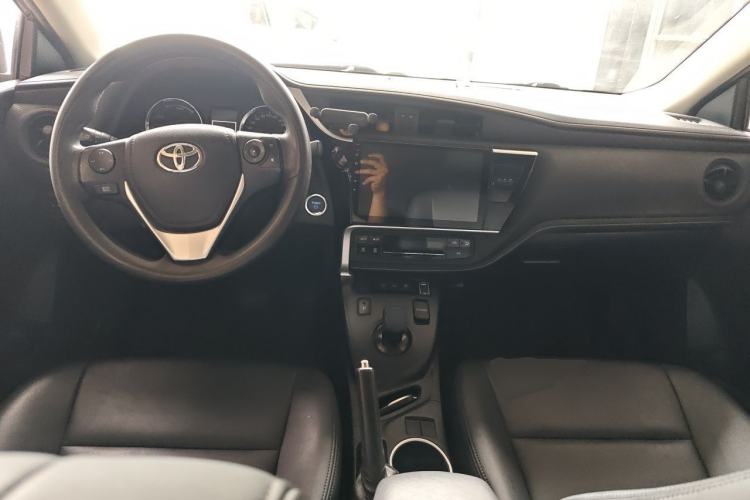 Used Toyota Levin Hybrid E+ 2019 1.8L PH GS E-CVT Elite Edition Center Console