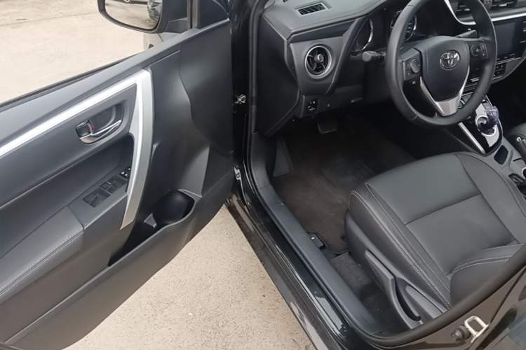 Used Toyota Levin Hybrid E+ 2019 1.8L PH V E-CVT Luxury Edition Driver Seat