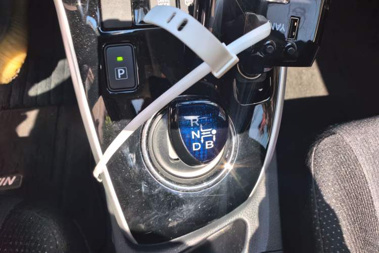 Used Toyota Levin Hybrid E+ 2019 1.8L GS E-CVT Elite Model with Sunroof Gear Lever