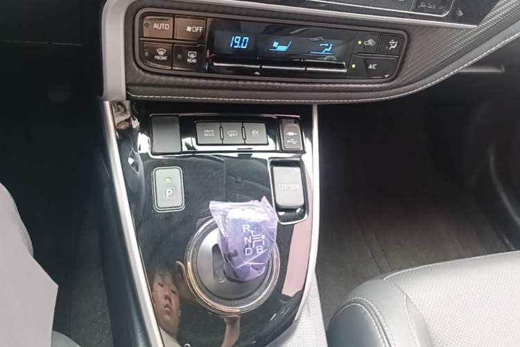 Used Toyota Levin Hybrid E+ 2019 1.8L PH V E-CVT Luxury Edition Gear Lever