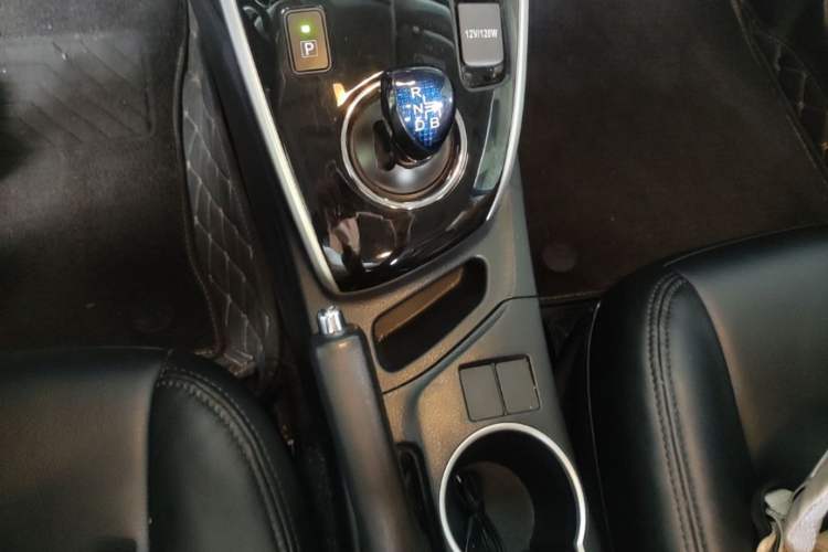 Used Toyota Levin Hybrid E+ 2019 1.8L GS E-CVT Elite Model with Sunroof Gear Lever