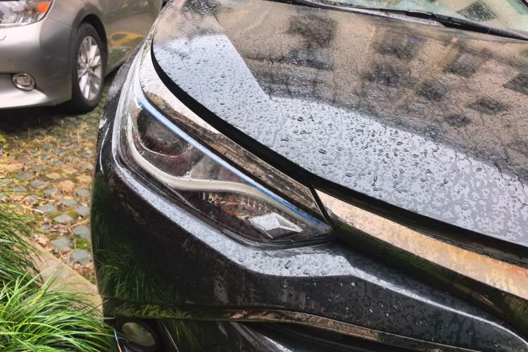 Used Toyota Levin Hybrid E+ 2019 1.8L GS E-CVT Elite Model with Sunroof Right Front Headlight