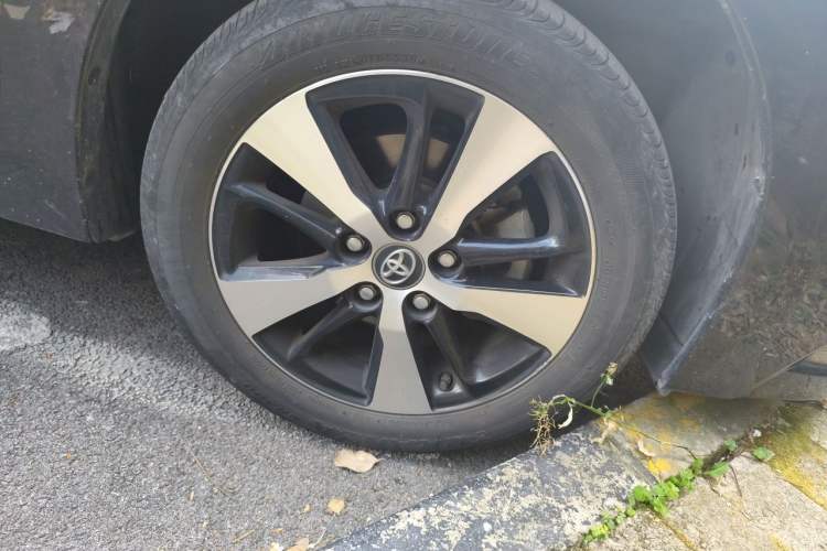 Used Toyota Levin Hybrid E+ 2019 1.8L PH GS E-CVT Elite Edition Right Front Wheel Hub
