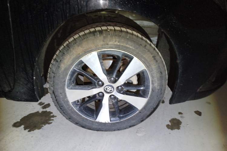 Used Toyota Levin Hybrid E+ 2019 1.8L PH GS E-CVT Elite Edition Right Front Wheel Hub
