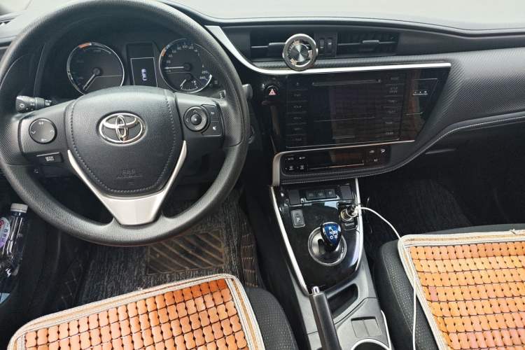 Used Toyota Levin Hybrid E+ 2019 1.8L PH GS E-CVT Elite Edition Center Console