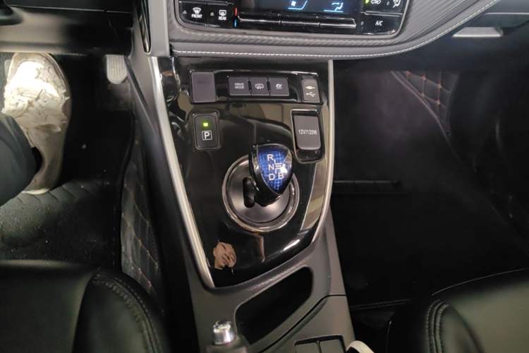 Used Toyota Levin Hybrid E+ 2019 1.8L GS E-CVT Elite Model with Sunroof Gear Lever