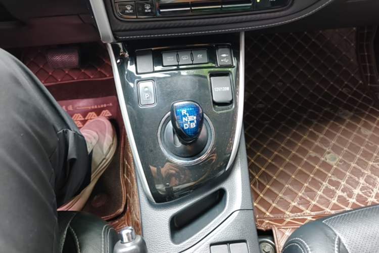 Used Toyota Levin Hybrid E+ 2019 1.8L PH V E-CVT Luxury Edition Gear Lever