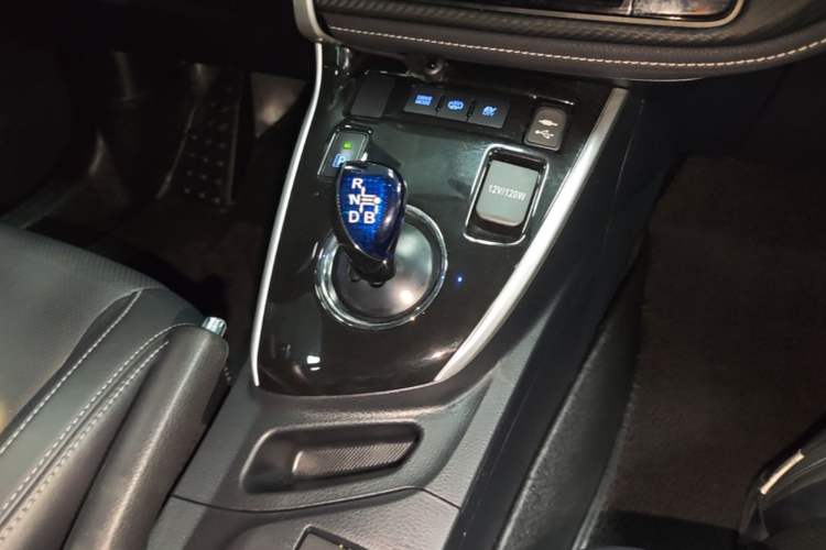 Used Toyota Levin Hybrid E+ 2019 1.8L PH V E-CVT Luxury Edition Gear Lever
