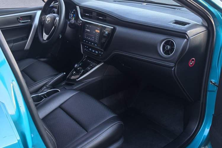 Used Toyota Levin Hybrid E+ 2019 1.8L PH V E-CVT Luxury Edition Interior 3