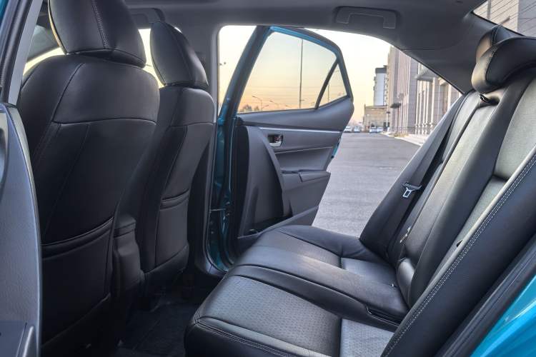 Used Toyota Levin Hybrid E+ 2019 1.8L PH V E-CVT Luxury Edition Interior 4