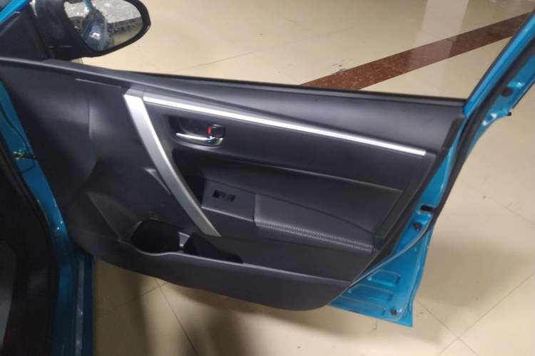 Used Toyota Levin Hybrid E+ 2019 1.8L PH V E-CVT Luxury Edition Interior 5