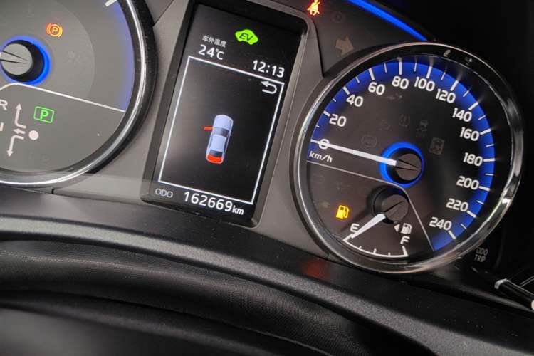 Used Toyota Levin Hybrid E+ 2019 1.8L GS E-CVT Elite Model with Sunroof Odometer Close Up