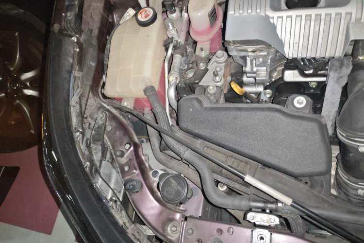 Used Toyota Levin Hybrid E+ 2019 1.8L PH GS E-CVT Elite Edition Engine Bay Right