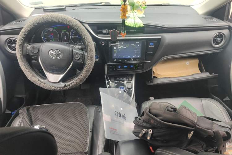 Used Toyota Levin Hybrid E+ 2019 1.8L PH V E-CVT Luxury Edition Center Console