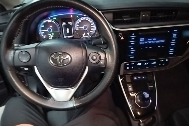 Used Toyota Levin Hybrid E+ 2019 1.8L PH GS E-CVT Elite Edition Center Console