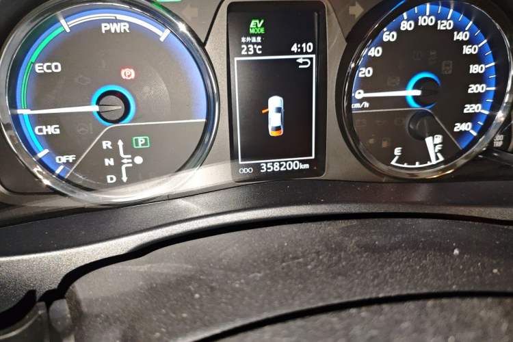 Used Toyota Levin Hybrid E+ 2019 1.8L GS E-CVT Elite Model with Sunroof Odometer Close Up