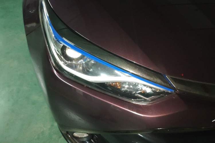 Used Toyota Levin Hybrid E+ 2019 1.8L GS E-CVT Elite Model with Sunroof Right Front Headlight