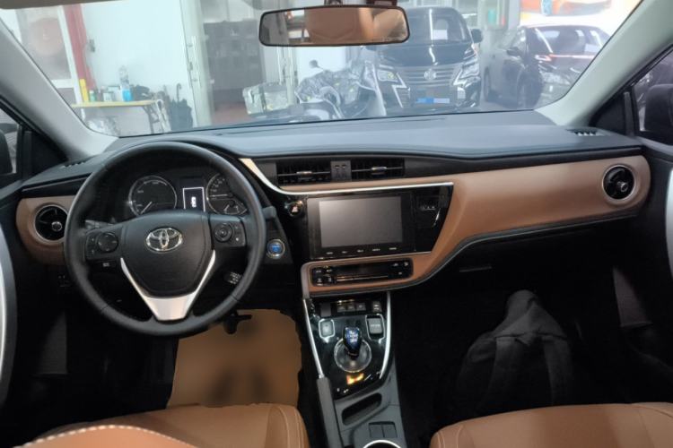 Used Toyota Levin Hybrid E+ 2019 1.8L PH V E-CVT Luxury Edition Center Console