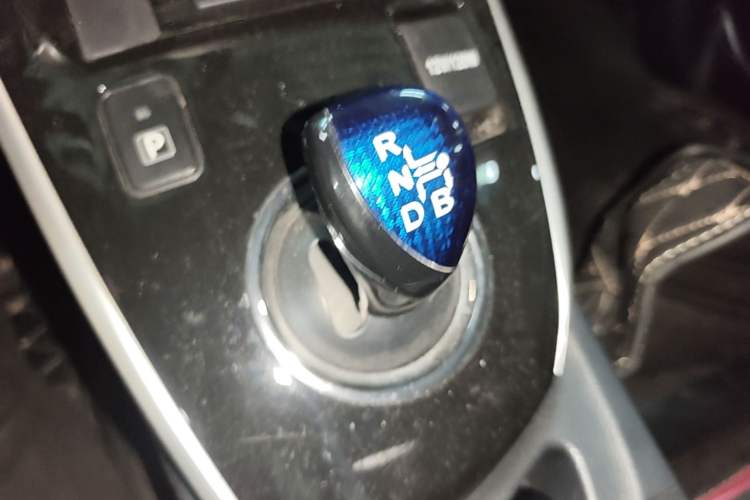 Used Toyota Levin Hybrid E+ 2019 1.8L GS E-CVT Elite Model with Sunroof Gear Lever