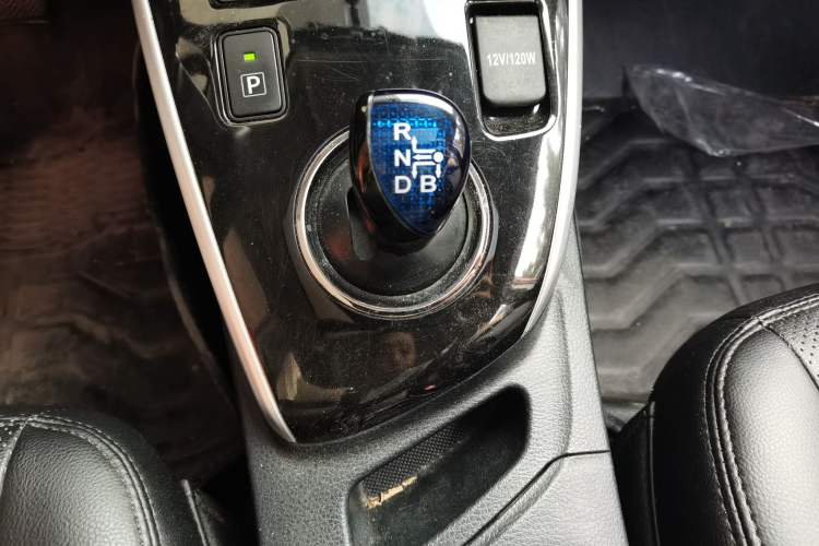Used Toyota Levin Hybrid E+ 2019 1.8L GS E-CVT Elite Model with Sunroof Gear Lever