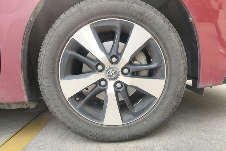 Used Toyota Levin Hybrid E+ 2019 1.8L GS E-CVT Elite Model with Sunroof Right Front Wheel Hub