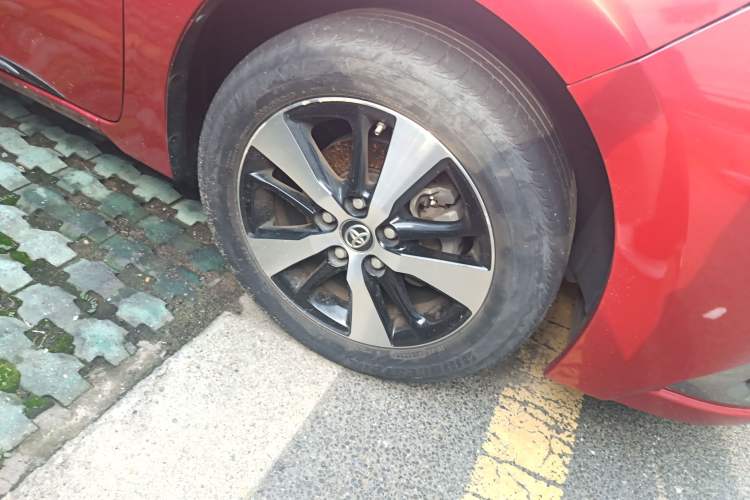 Used Toyota Levin Hybrid E+ 2019 1.8L GS E-CVT Elite Model with Sunroof Right Front Wheel Hub