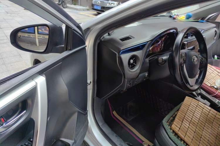 Used Toyota Levin Hybrid E+ 2019 1.8L GS E-CVT Elite Model with Sunroof Driver Seat