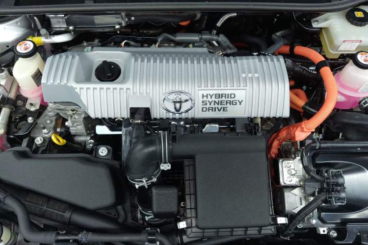 Used Toyota Levin Hybrid E+ 2019 1.8L PH V E-CVT Luxury Edition Engine Bay