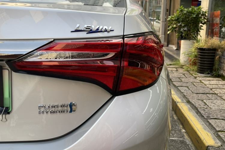 Used Toyota Levin Hybrid E+ 2019 1.8L GS E-CVT Elite Model with Sunroof Exterior 5