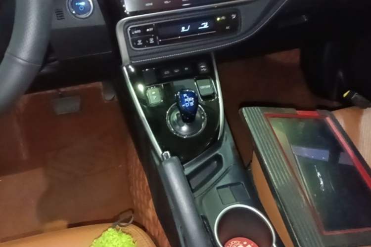 Used Toyota Levin Hybrid E+ 2019 1.8L GS E-CVT Elite Model with Sunroof Gear Lever