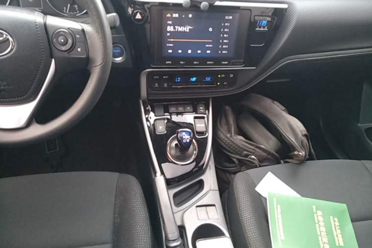 Used Toyota Levin Hybrid E+ 2019 1.8L GS E-CVT Elite Model with Sunroof Gear Lever