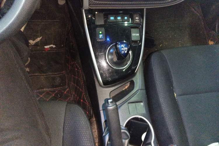 Used Toyota Levin Hybrid E+ 2019 1.8L GS E-CVT Elite Model with Sunroof Gear Lever
