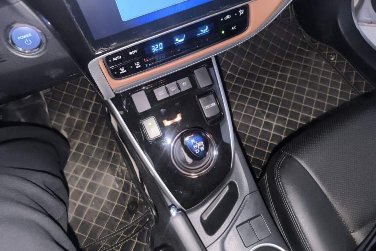 Used Toyota Levin Hybrid E+ 2019 1.8L PH GS E-CVT Elite Edition Gear Lever
