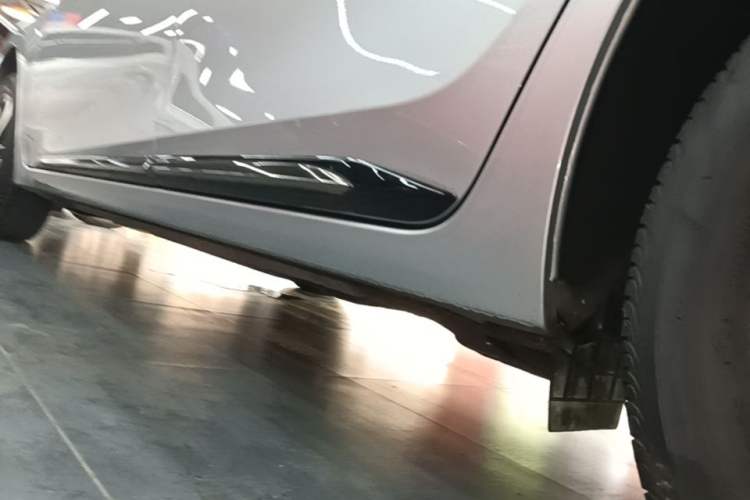 Used Toyota Levin Hybrid E+ 2019 1.8L GS E-CVT Elite Model with Sunroof Left Side Sill