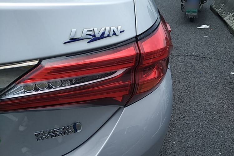 Used Toyota Levin Hybrid E+ 2019 1.8L GS E-CVT Elite Model with Sunroof Right Rear Taillight