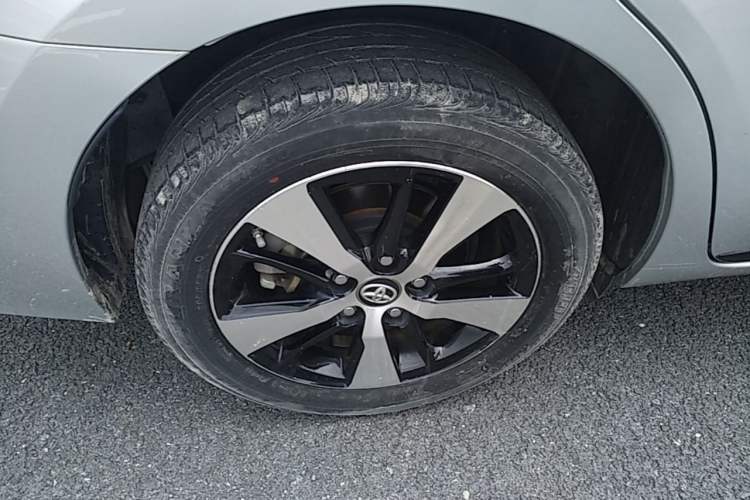 Used Toyota Levin Hybrid E+ 2019 1.8L GS E-CVT Elite Model with Sunroof Right Rear Wheel Hub