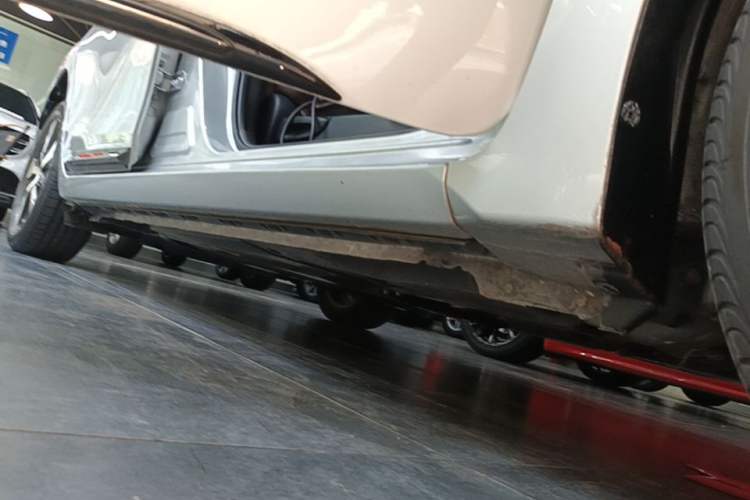 Used Toyota Levin Hybrid E+ 2019 1.8L GS E-CVT Elite Model with Sunroof Right Side Sill