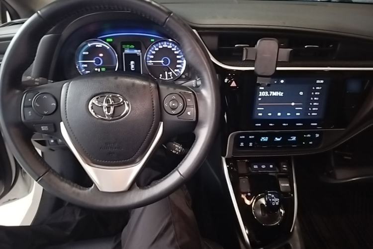 Used Toyota Levin Hybrid E+ 2019 1.8L PH V E-CVT Luxury Edition Center Console