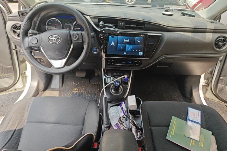 Used Toyota Levin Hybrid E+ 2019 1.8L PH GS E-CVT Elite Edition Center Console
