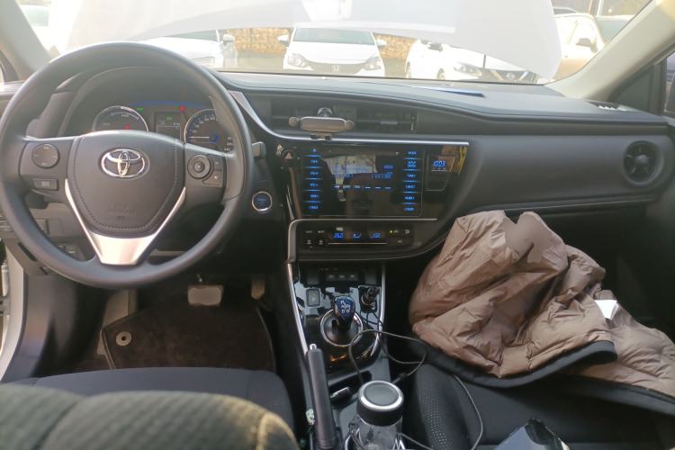 Used Toyota Levin Hybrid E+ 2019 1.8 PH GS E-CVT Elite Style Edition Center Console