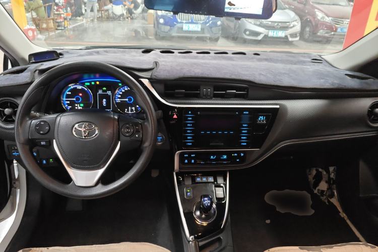 Used Toyota Levin Hybrid E+ 2019 1.8L PH GS E-CVT Elite Edition Center Console