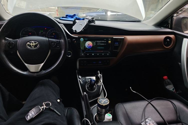 Used Toyota Levin Hybrid E+ 2019 1.8L PH GS E-CVT Elite Edition Center Console